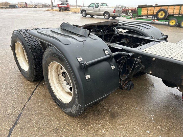 2011-international-prostar-image-13