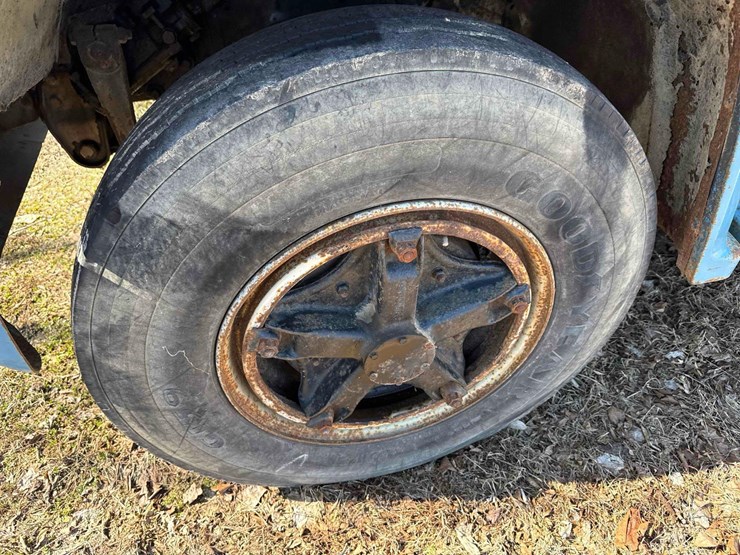 1977-chevrolet-custom-deluxe-image-8