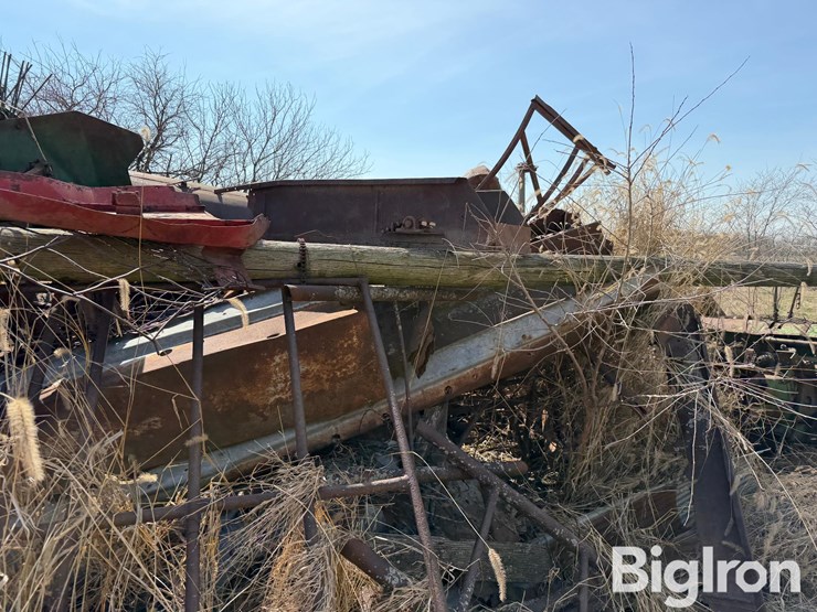 farm-scrap-metal-pile-image-13