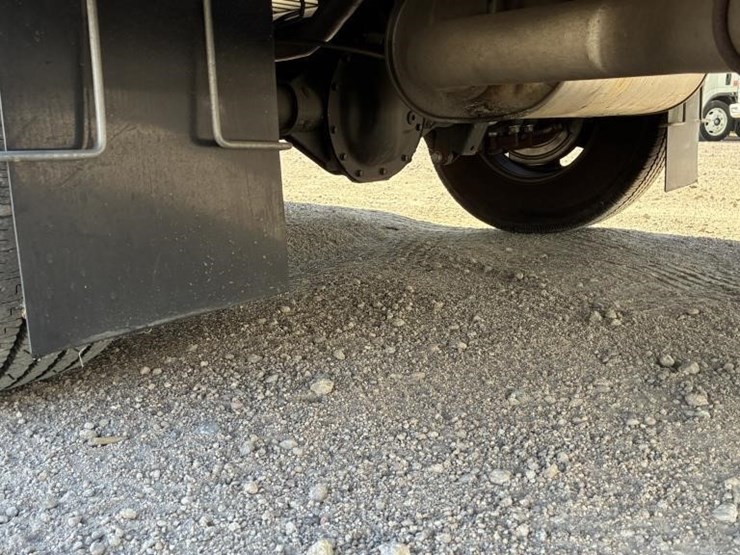 2023-gmc-3500-image-6