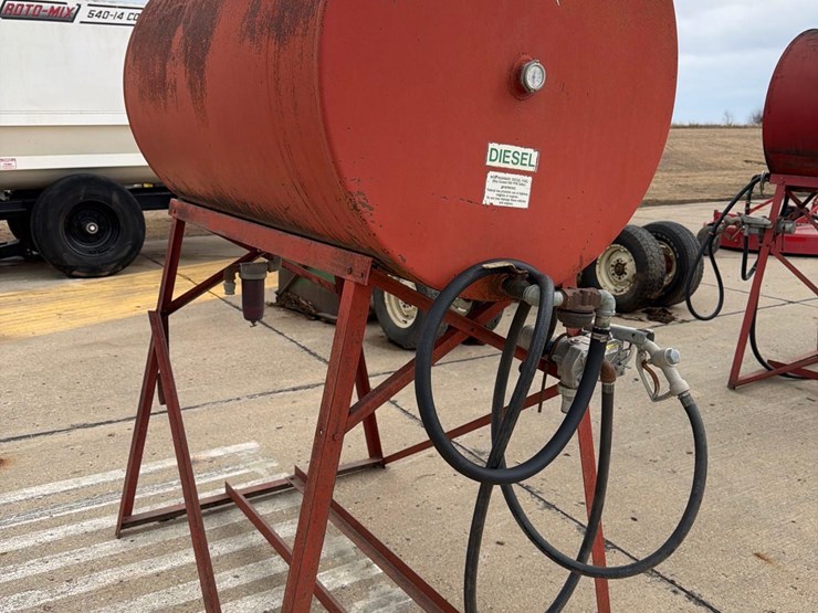 300-gallon-fuel-barrel-w/-stand-image-3