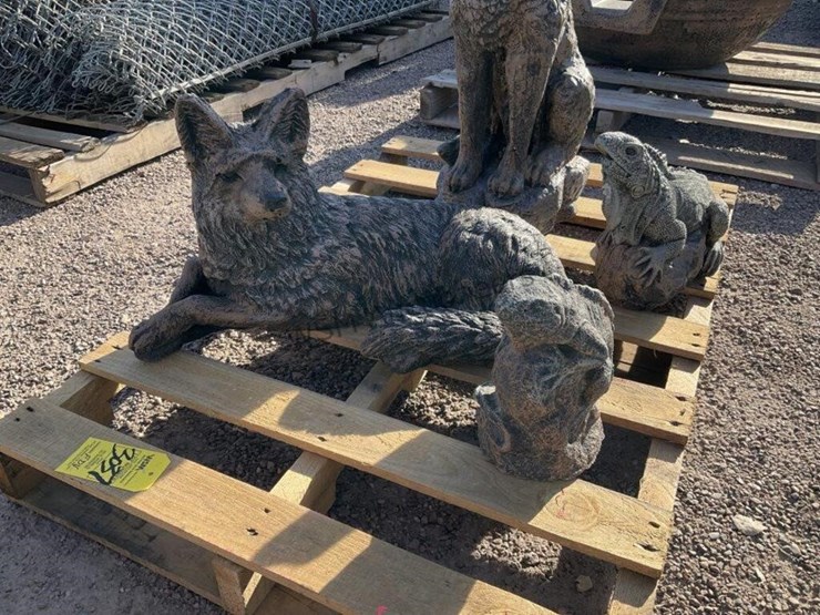 pallet-of-concrete-statues-image-3