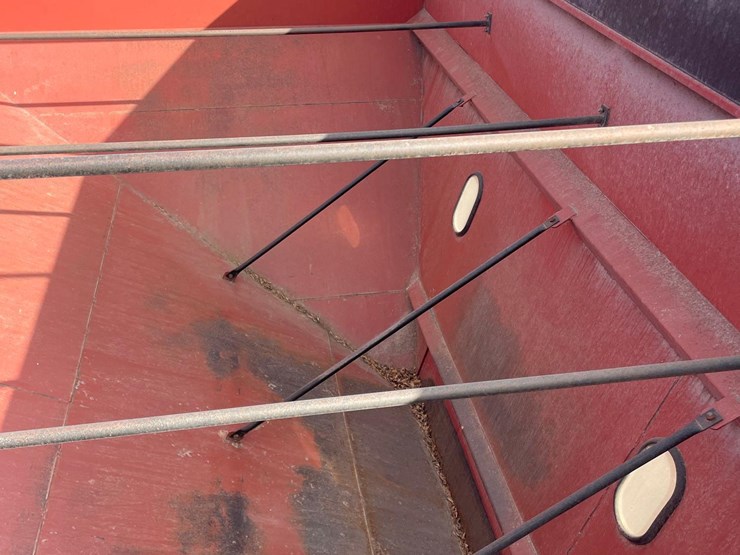 demco-650bu-posi-flow-gravity-wagon—1-owner-image-18