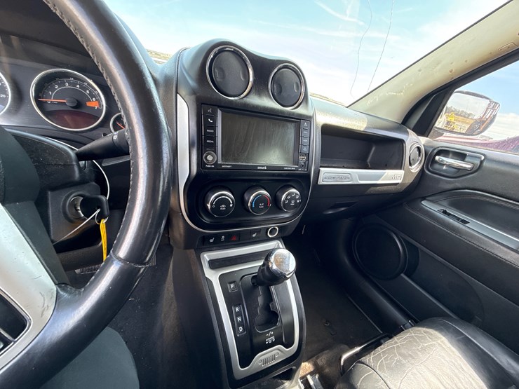 2016-jeep-compass-image-27