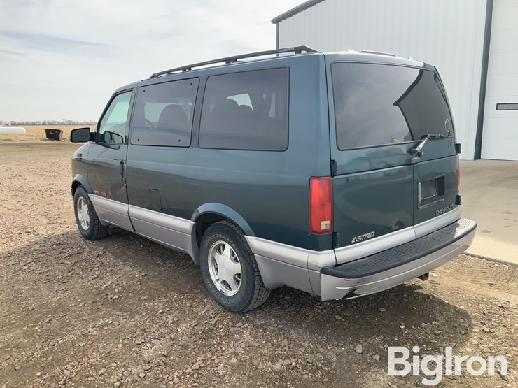 1999-chevrolet-astro-image-7