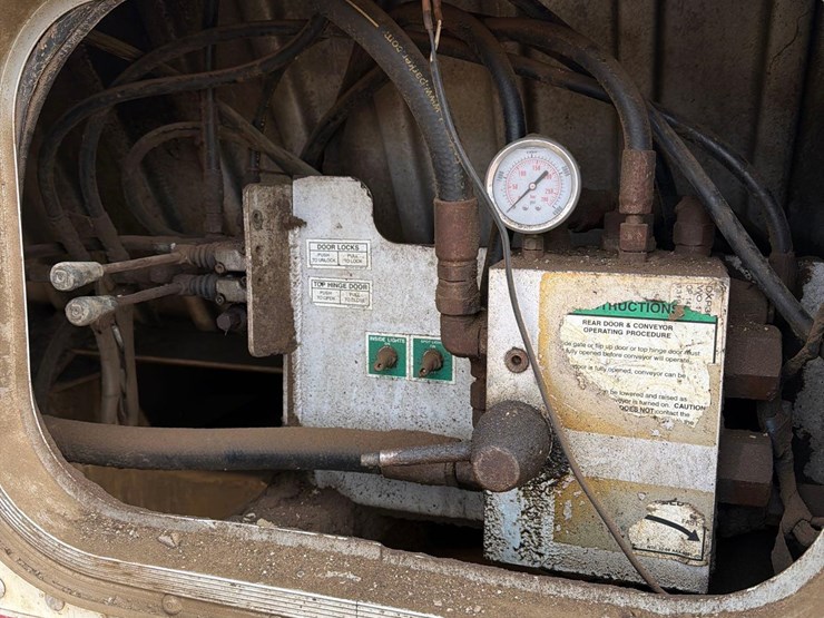 2014-wilson-grain-trailer-image-61