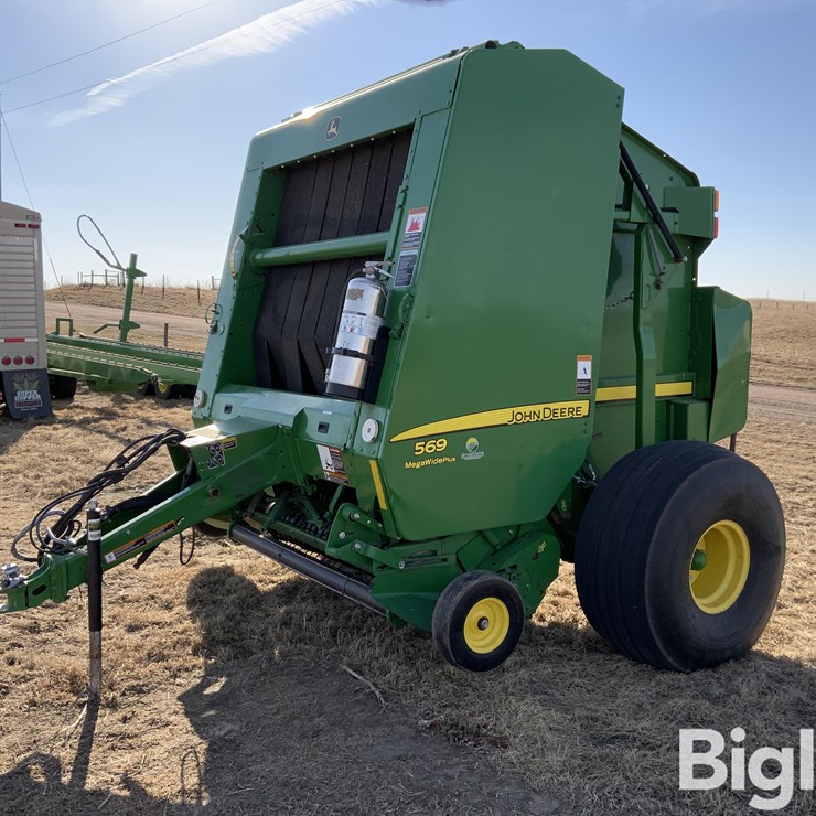 2015 JOHN DEERE 569