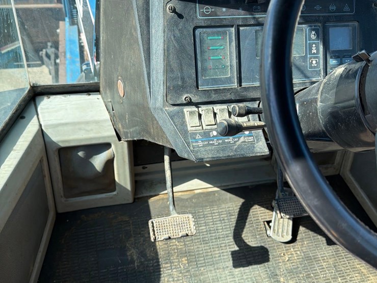 1990-versatile-946-image-56