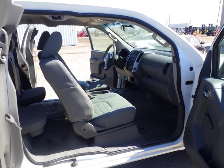 2015-nissan-frontier-image-6