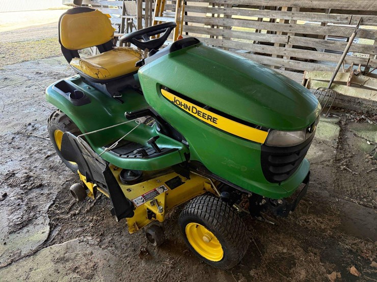 john-deere-x320-image-1