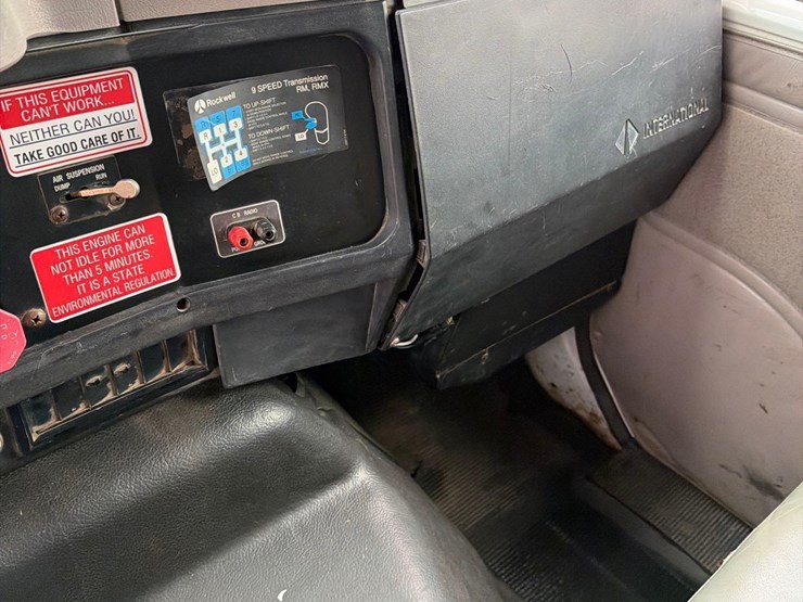 2000-international-8100-image-41