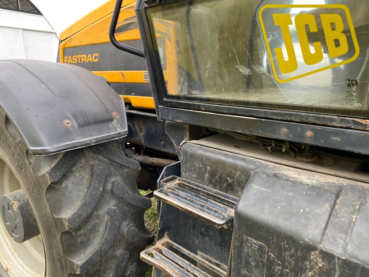 jcb-fast-trac-2140-image-33
