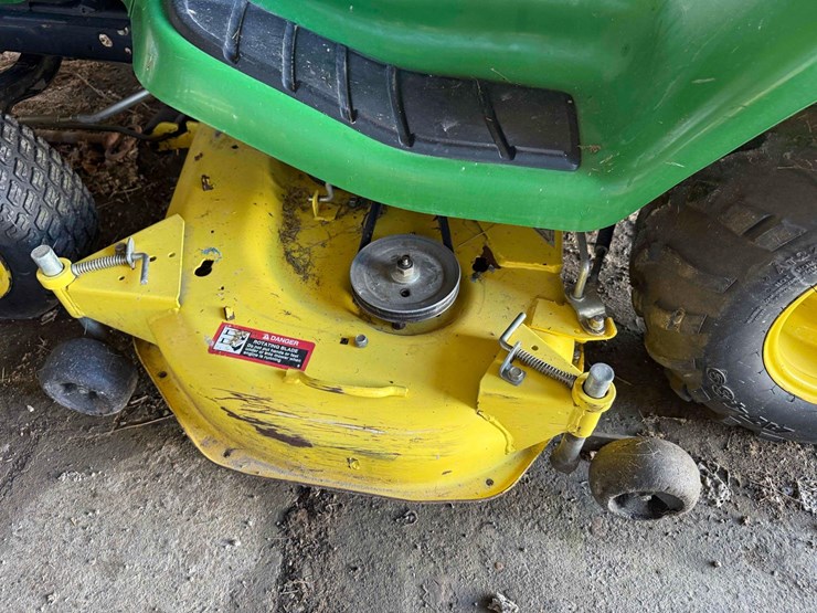 john-deere-x320-image-10