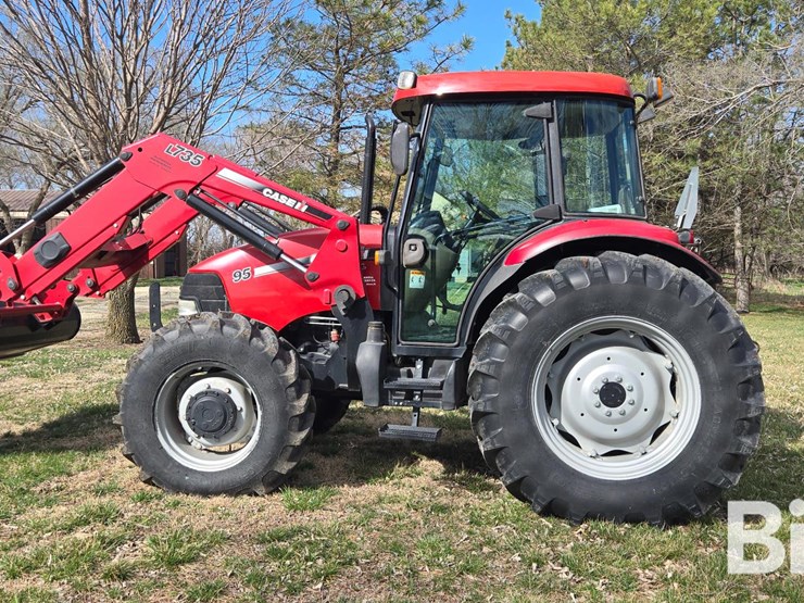 2012-case-ih-farmall-95-image-8