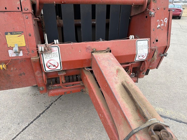 hesston-5540-image-19