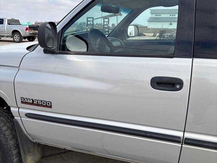 2001-dodge-ram-2500-image-8