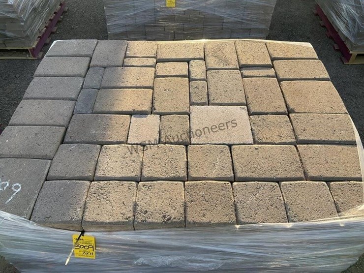 pallet-of-stone-pavers-image-3