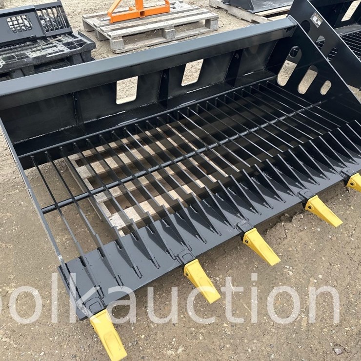 SLIDING LOADER ROCK SCREENING SHOVEL - 67"