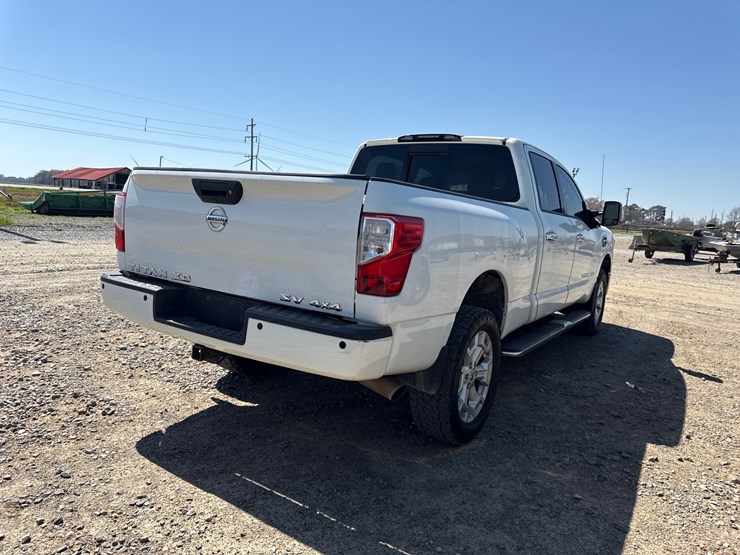 2017-nissan-titan-image-3