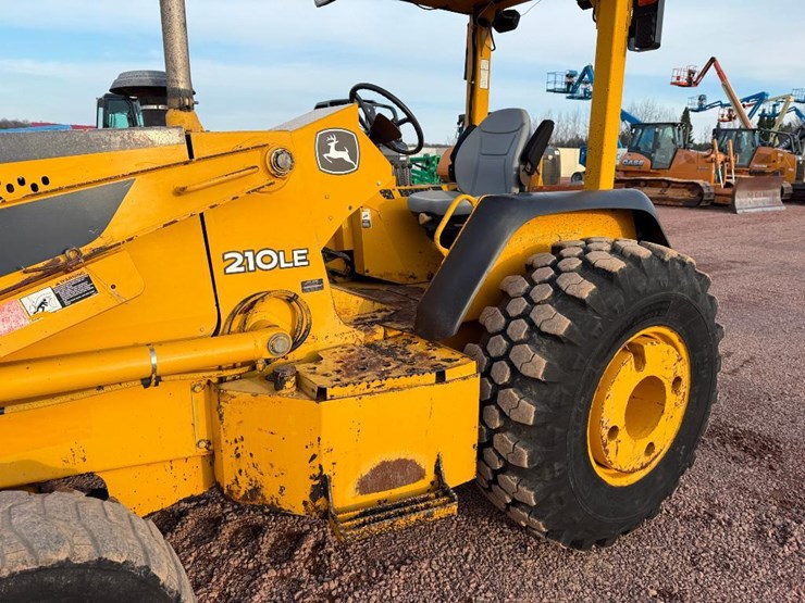 deere-210le-image-13