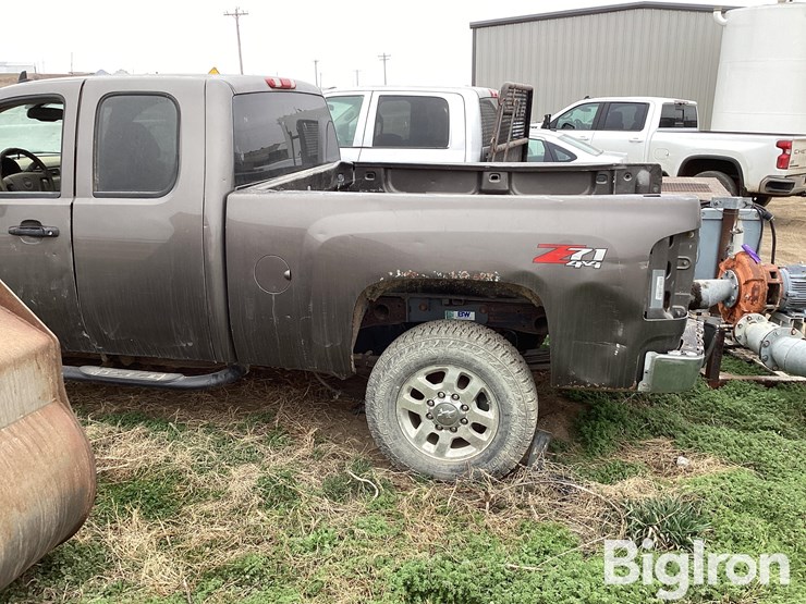 2012-chevrolet-2500-image-9