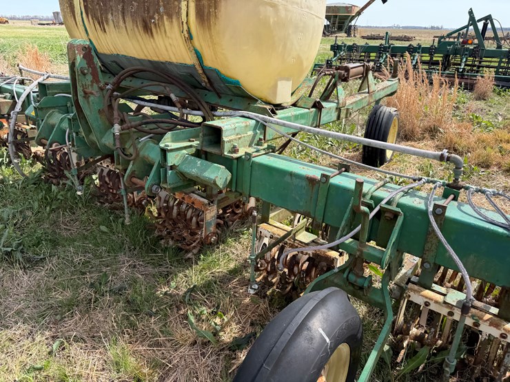 john-deere-12-image-49