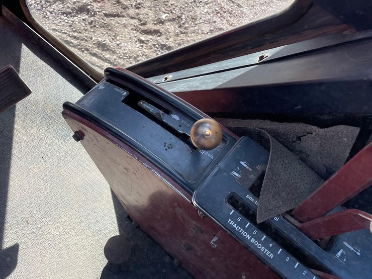 allis-chalmers-7040-2wd-tractor—1-owner-image-32