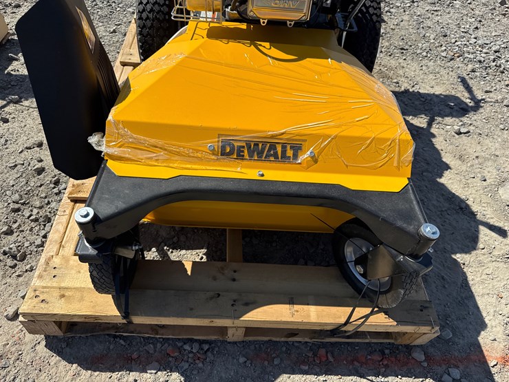 #34-•-unused-2022-dewalt-e1050-33"-push-mower-220310zd-inv#-41147-image-9