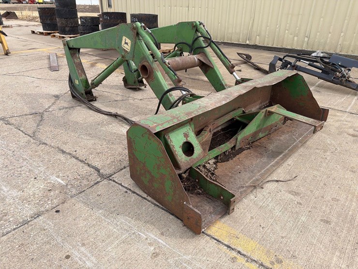 john-deere-148-image-1