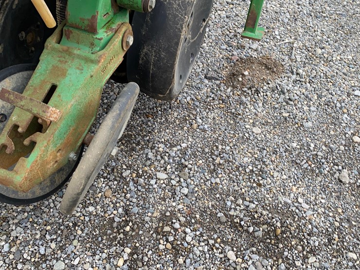 john-deere-7240-image-45