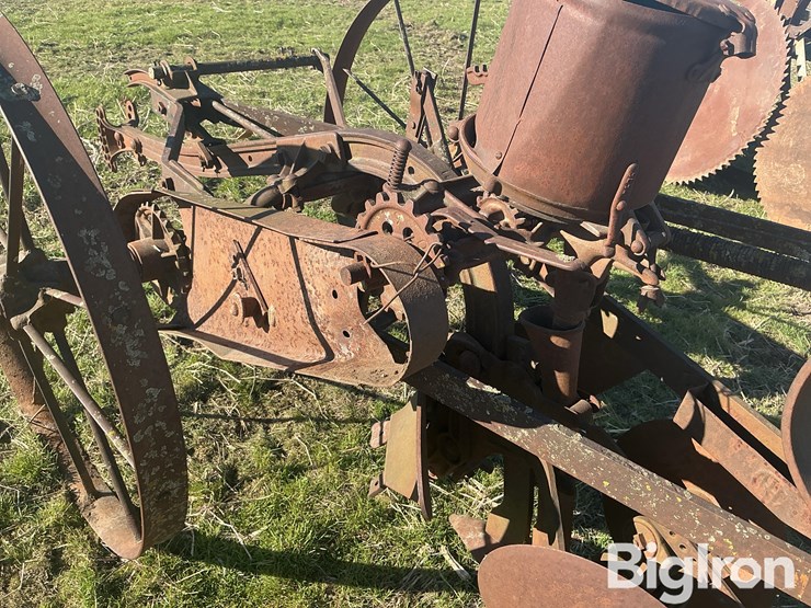 1-row-planter-image-16