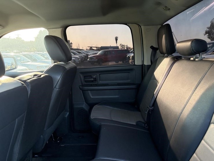 2012-dodge-2500-image-16