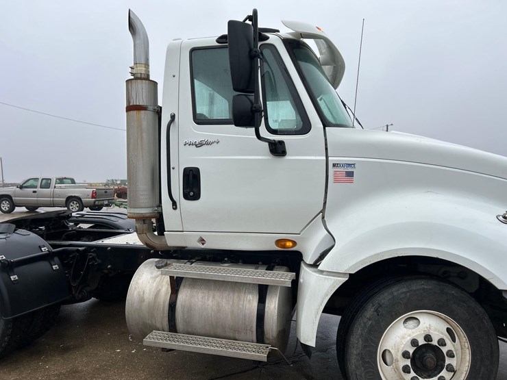 2011-international-prostar-image-28