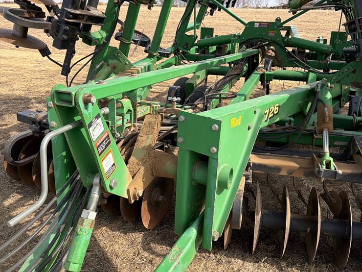 john-deere-726-image-37