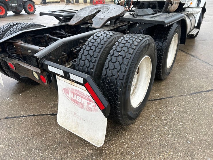 2011-international-prostar-image-8