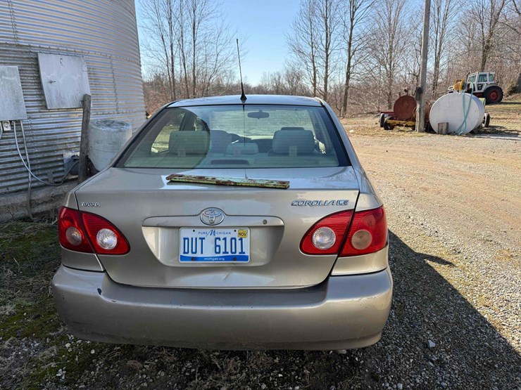 toyota-corolla-le-image-5