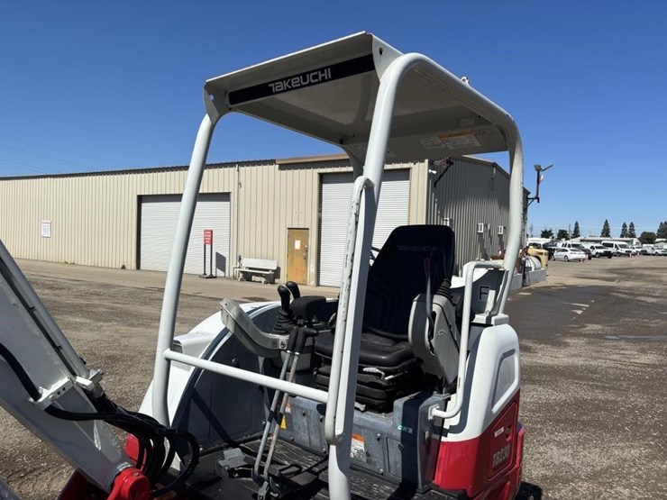 2020-takeuchi-tb230-image-26