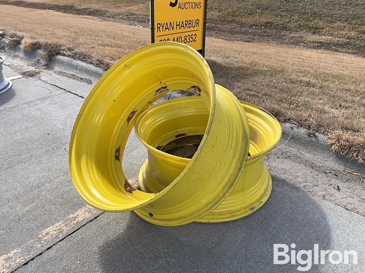 john-deere-8-image-1