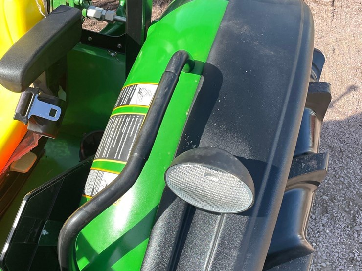 2017-john-deere-5085m-image-32