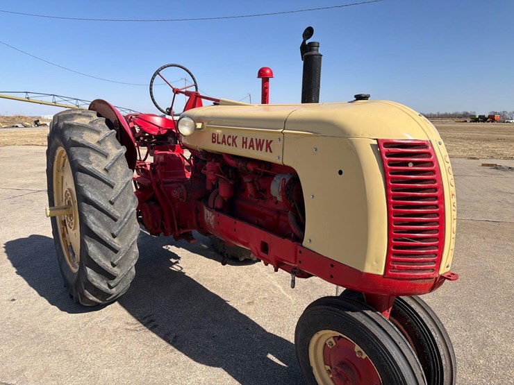 black-hawk-tractor-image-19