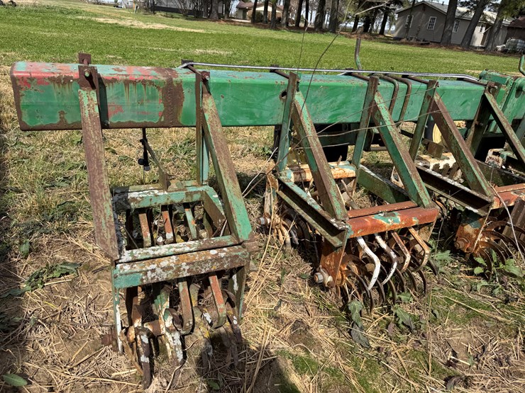 john-deere-12-image-41