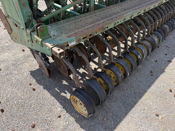 john-deere-520-image-5