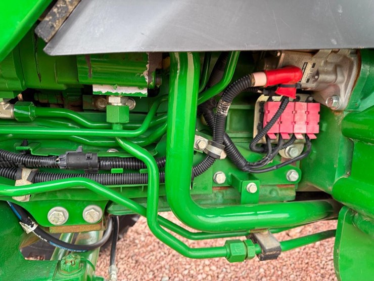 john-deere-4052m-image-43