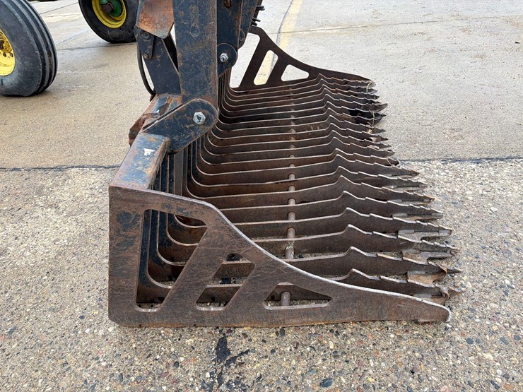 skidloader-72”-grapple-bucket-image-4