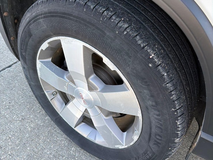 2010-gmc-acadia-slt-image-17