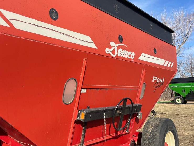 demco-650bu-posi-flow-gravity-wagon—1-owner-image-8