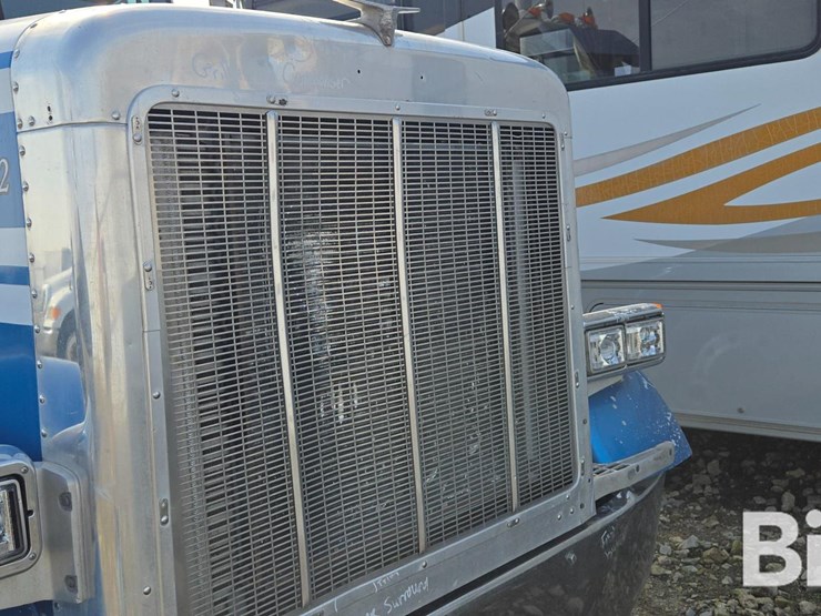1999-peterbilt-378-image-14