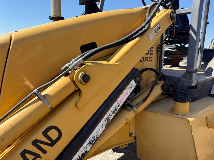 new-holland-555e-image-43