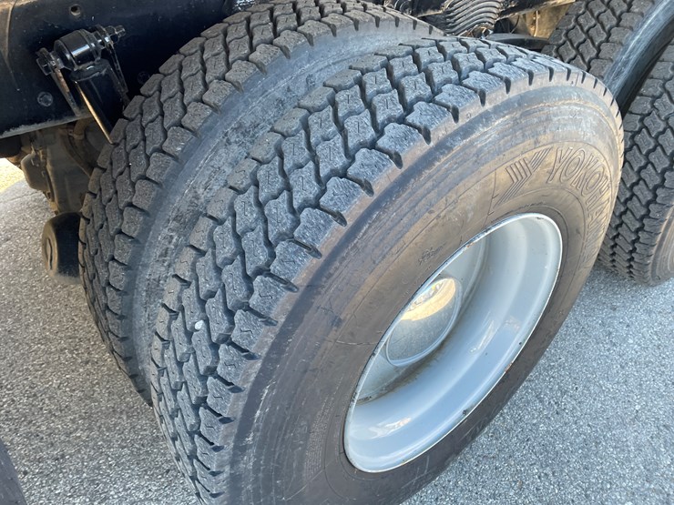 2006-caterpillar-c13-image-17