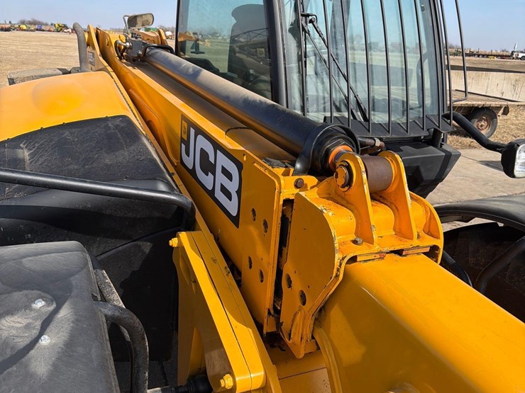 2012-jcb-535-95-image-23